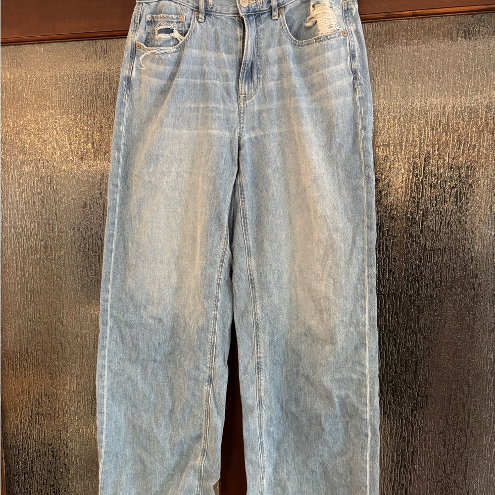 American eagle Womens Light Blue Distressed Jeans